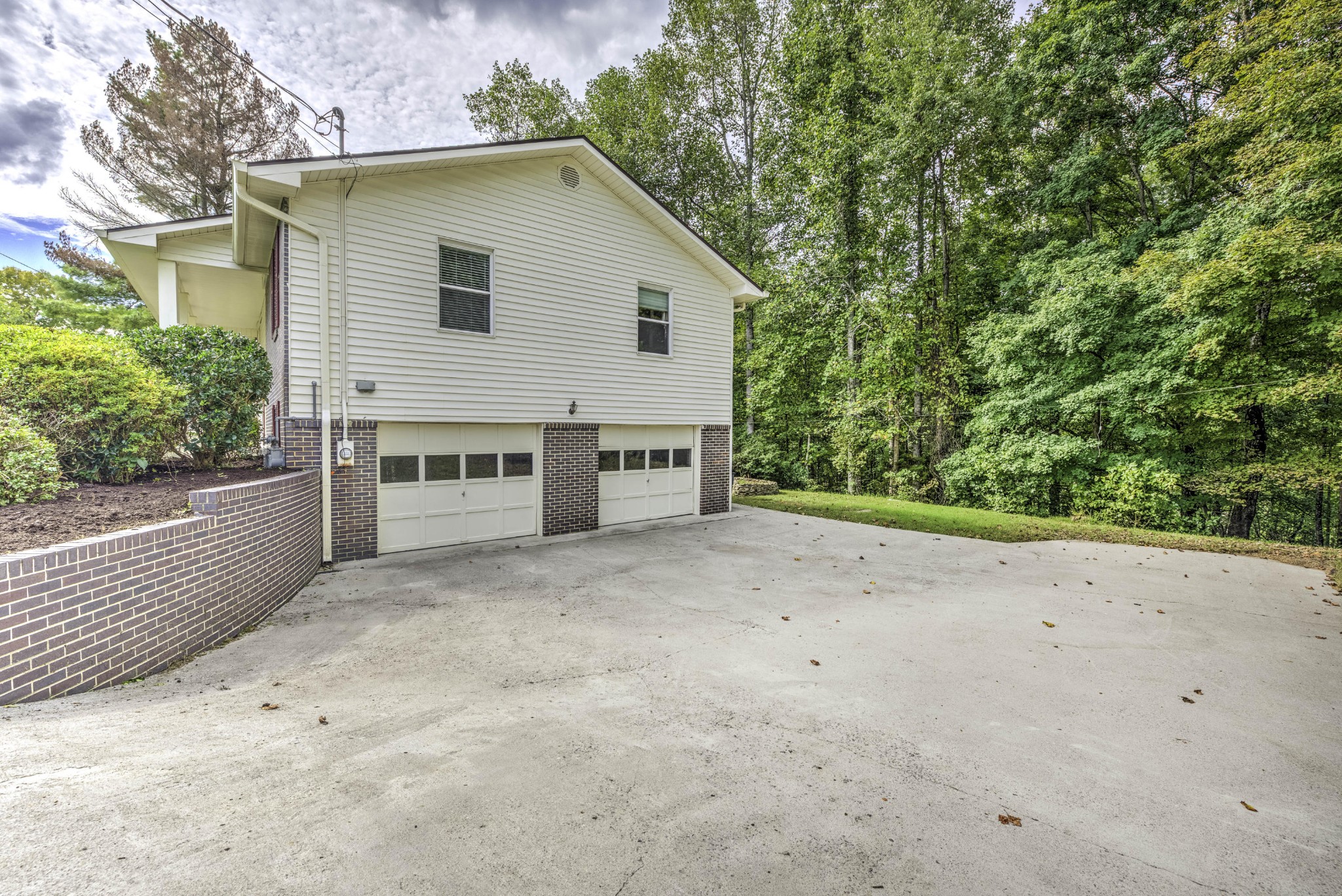 118 Garnet Lane Oak Ridge, TN 37830 - Photo 28 of 28 a view of a house with a backyard and balcony