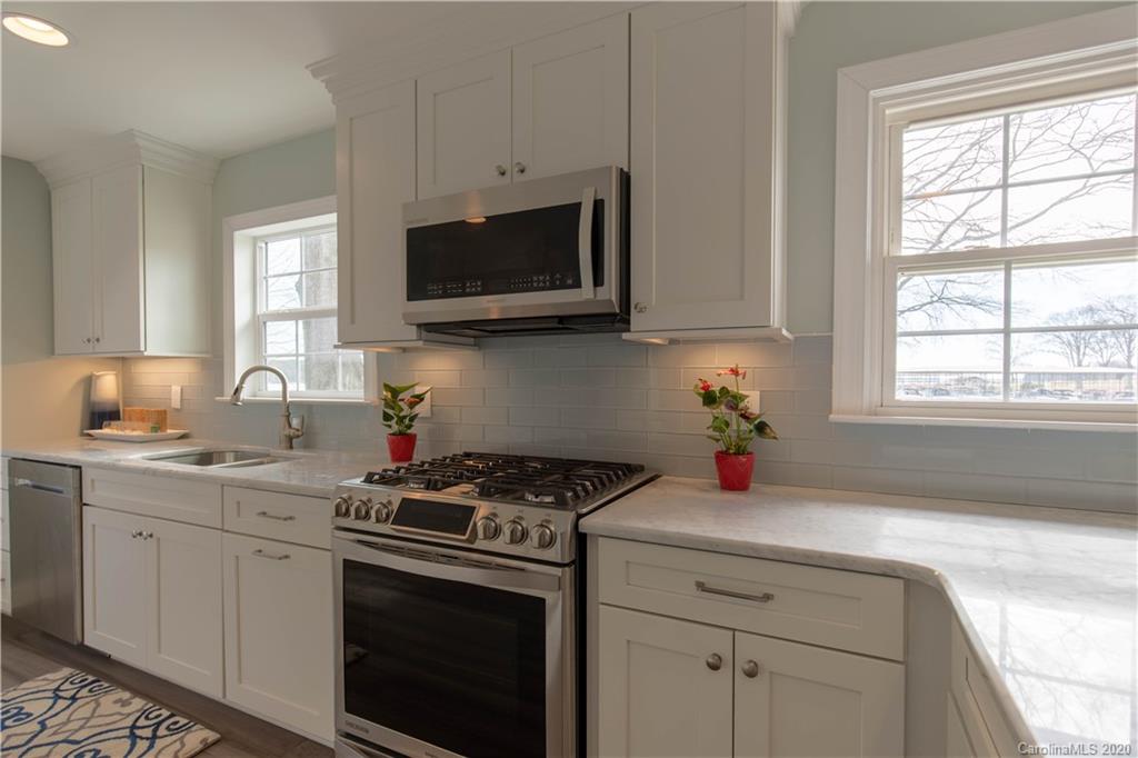 118 Surfside Road Mooresville, NC 28117 - Photo 16 of 48 Gallery Image 16
