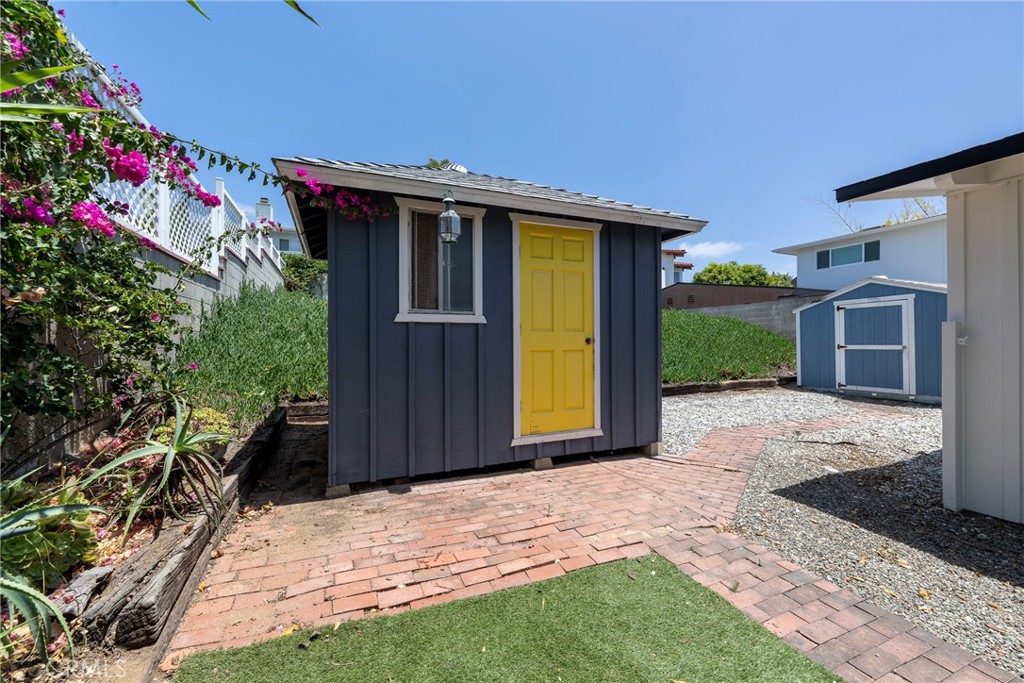 1547 Neptune Avenue Encinitas, CA 92024 - Photo 23 of 71