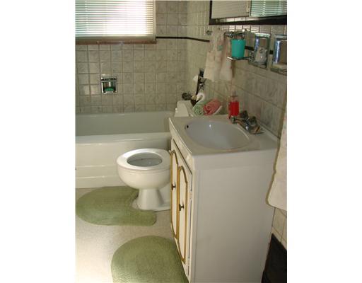648 Milltown Road Plum, PA 15068 - Photo 12 of 16 Full Bath.