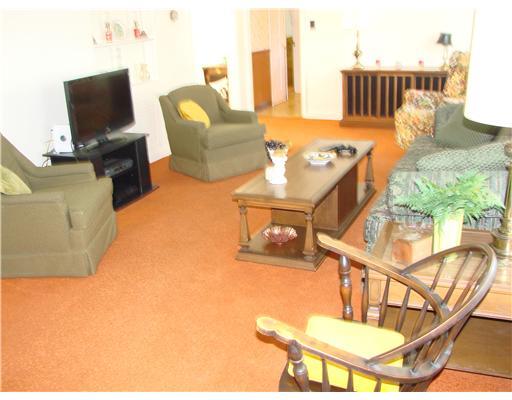 648 Milltown Road Plum, PA 15068 - Photo 7 of 16 Living Room.