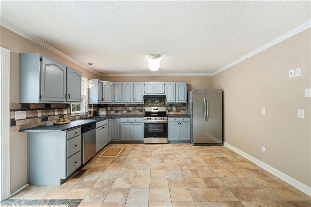 1120 Woodbury Road King, NC 27021 - Photo 7 of 32