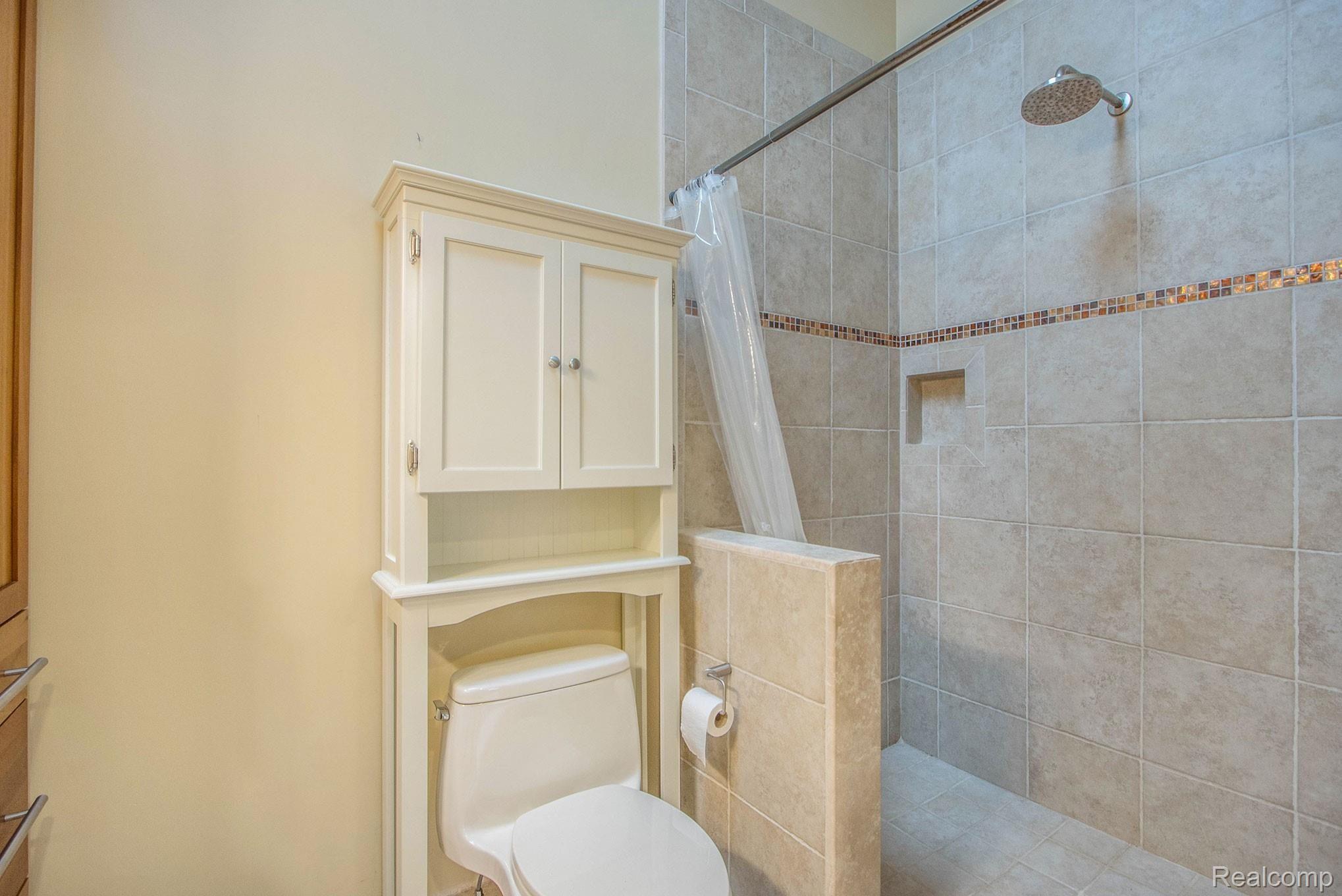 213 Kingston Road Leonard, MI 48367 - Photo 17 of 19 IMG_0386.jpg
