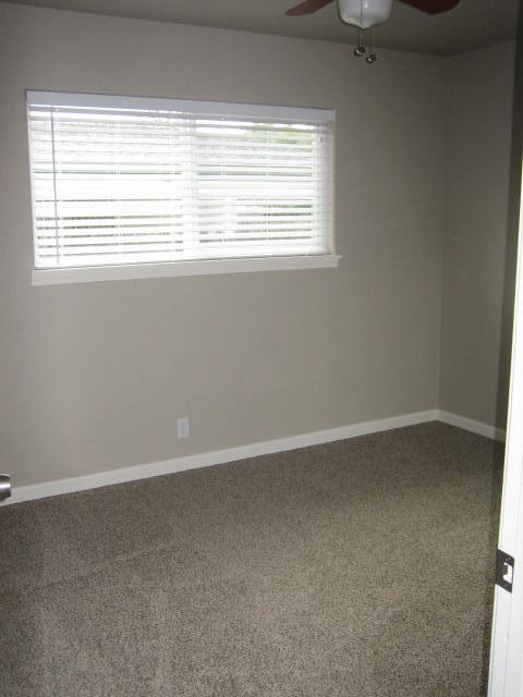 2610 Irwin Road Redding, CA 96002 - Photo 18 of 27 an empty room with a window