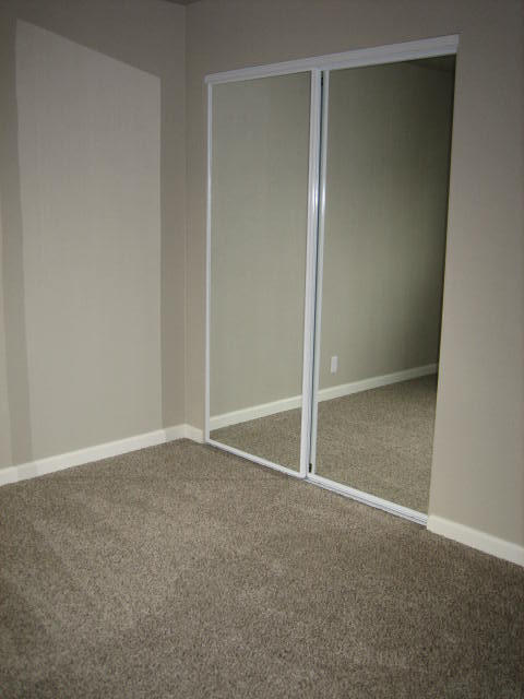 2610 Irwin Road Redding, CA 96002 - Photo 20 of 27 an empty room with closet