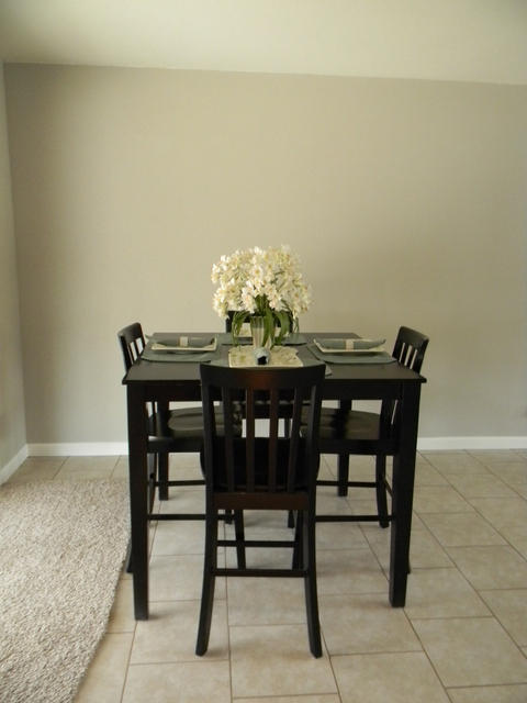 2610 Irwin Road Redding, CA 96002 - Photo 5 of 27 a view of a dining room with furniture and chandelier