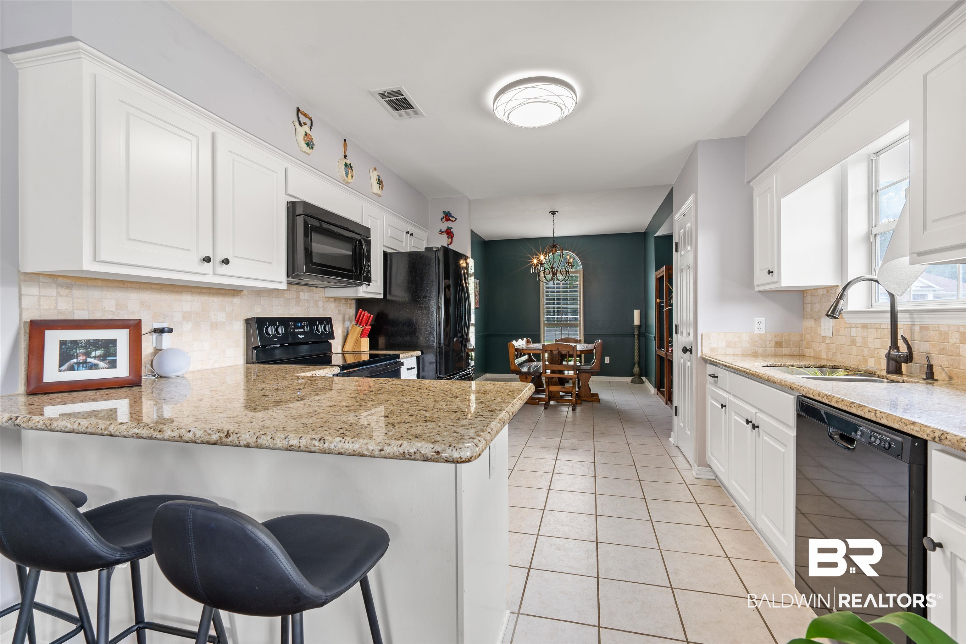816 Louise Avenue Mobile, AL 36609 - Photo 7 of 24