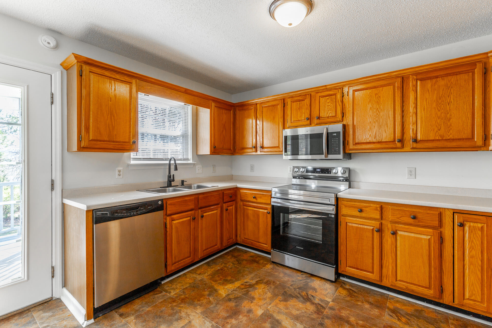 288 Spring Wind Circle Ringgold, GA 30736 - Photo 14 of 50 288 Spring Wind Circle HD-13