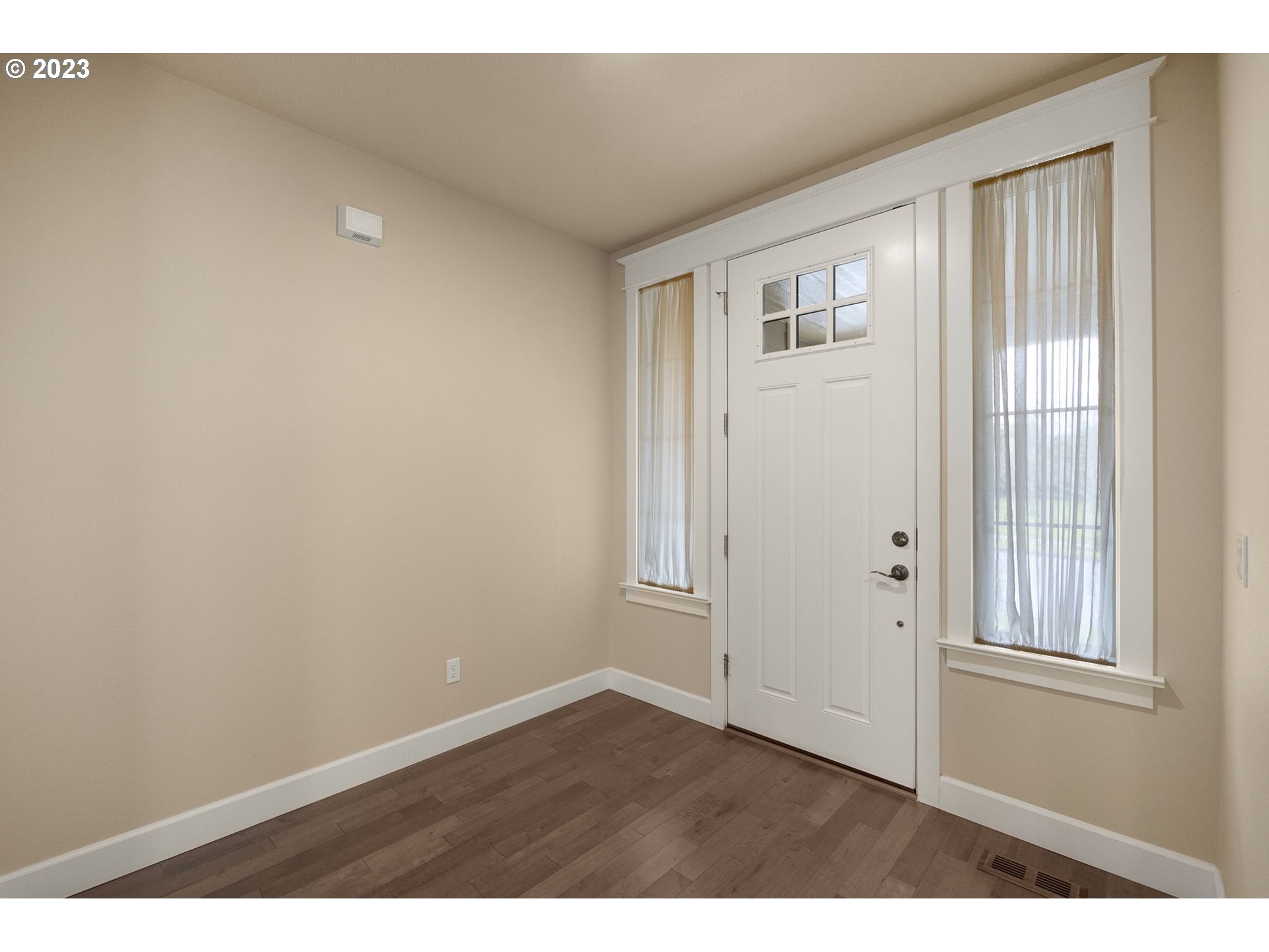 1007 Goff Road Forest Grove, OR 97116 - Photo 4 of 31 Entrance/Foyer