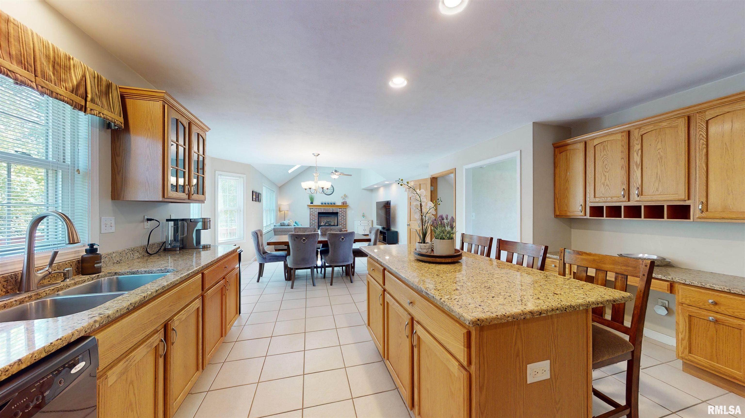 308 Westfield Court Dunlap, IL 61525 - Photo 15 of 49