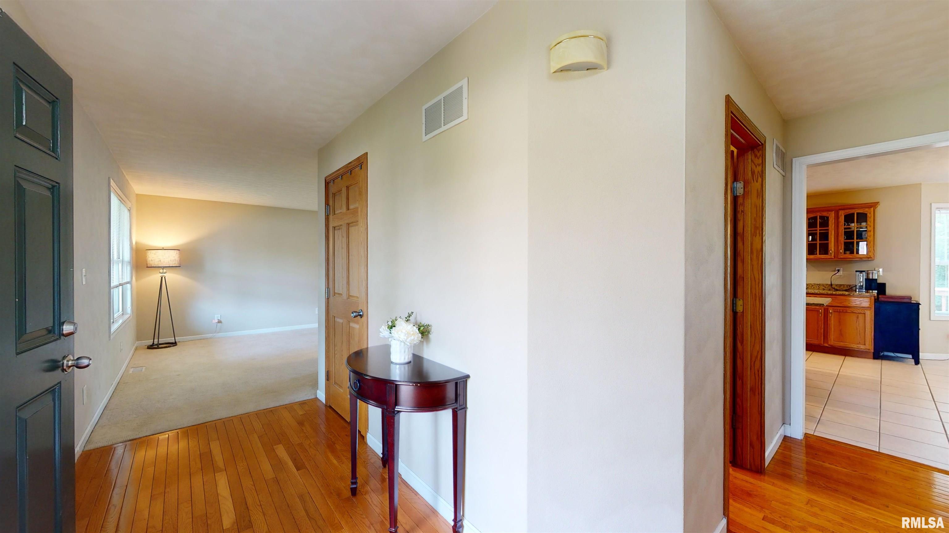 308 Westfield Court Dunlap, IL 61525 - Photo 7 of 49
