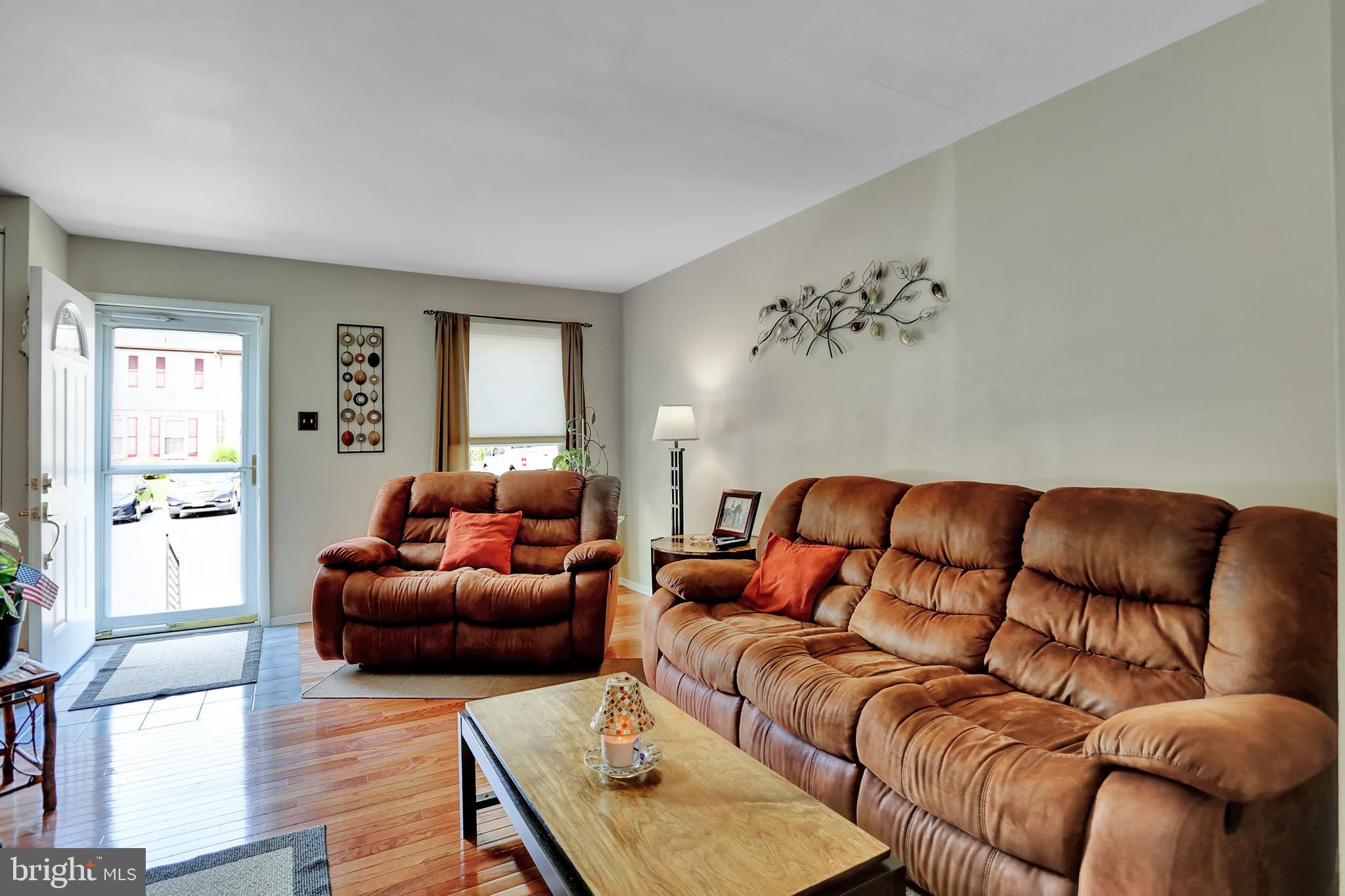 8203 Mitnick Road Baltimore, MD 21236 - Photo 2 of 33 LARGE LIVING ROOM