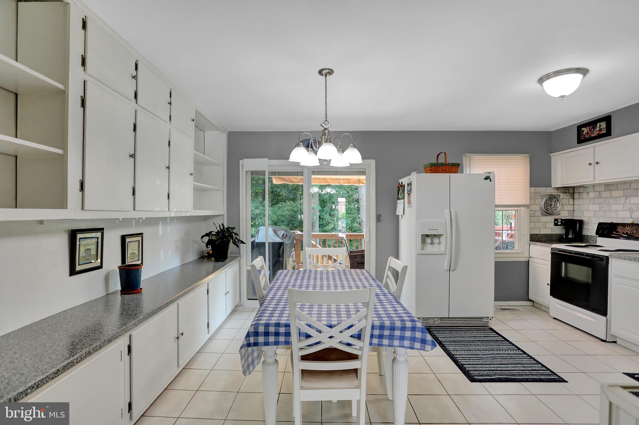 8203 Mitnick Road Baltimore, MD 21236 - Photo 6 of 33 BEAUTIFUL UPDATED KITCHEN