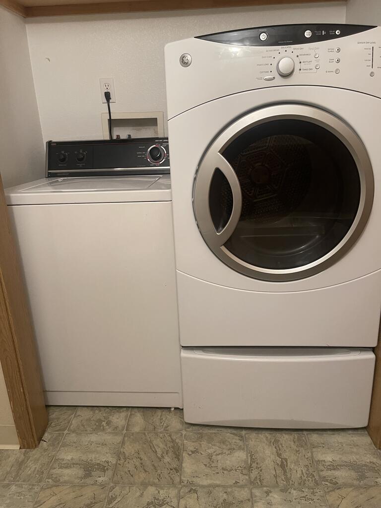 614 South Main Street Riggins, ID 83549 - Photo 27 of 70 Unit A washer/dryer in bathroom upstairs, Unit A washer/dryer in bathroom upstairs
