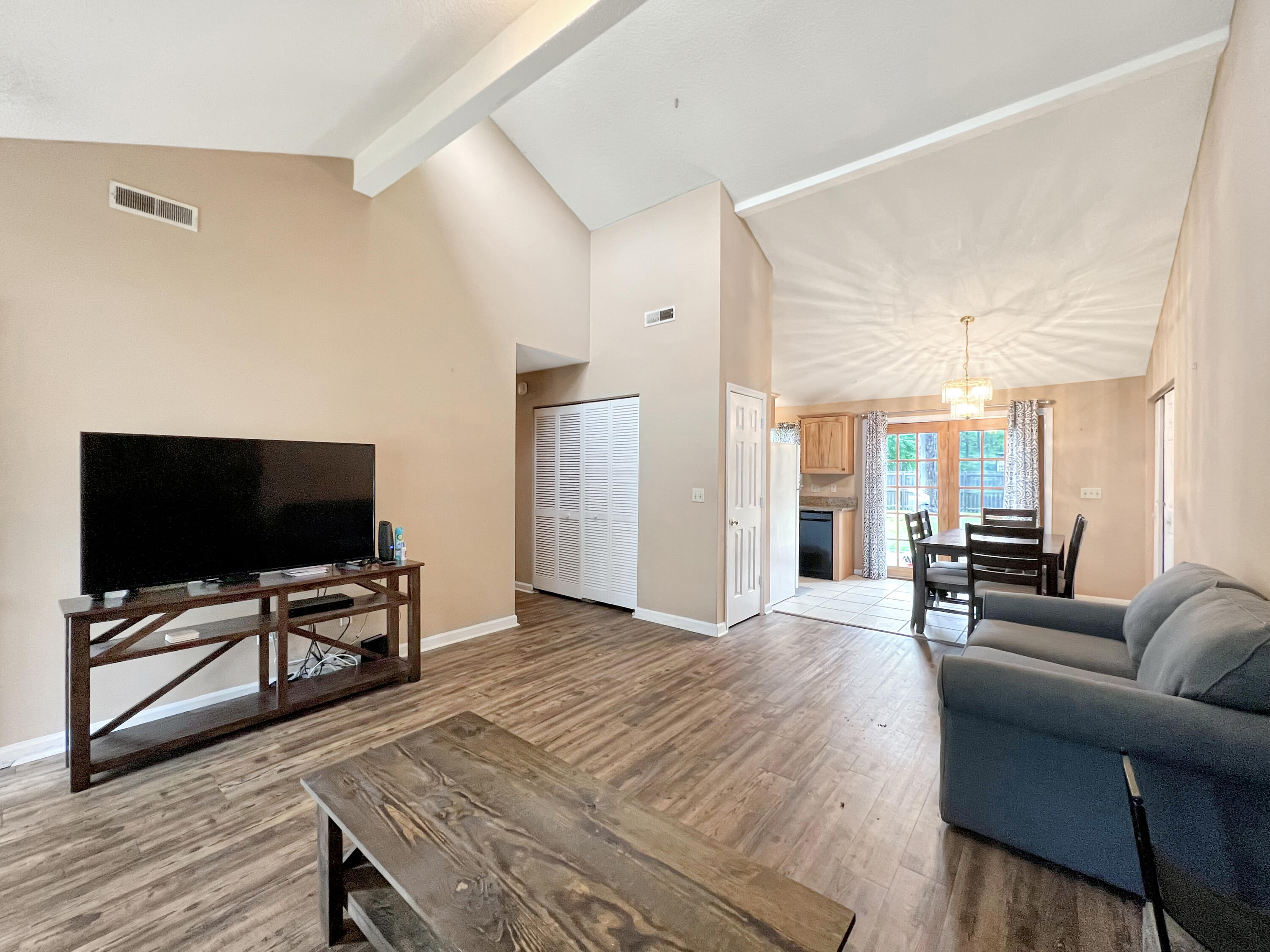 107 Broken Trail Summerville, SC 29486 - Photo 4 of 17 3E55CFB6-CC7E-47F1-B376-7F4C10C48F65