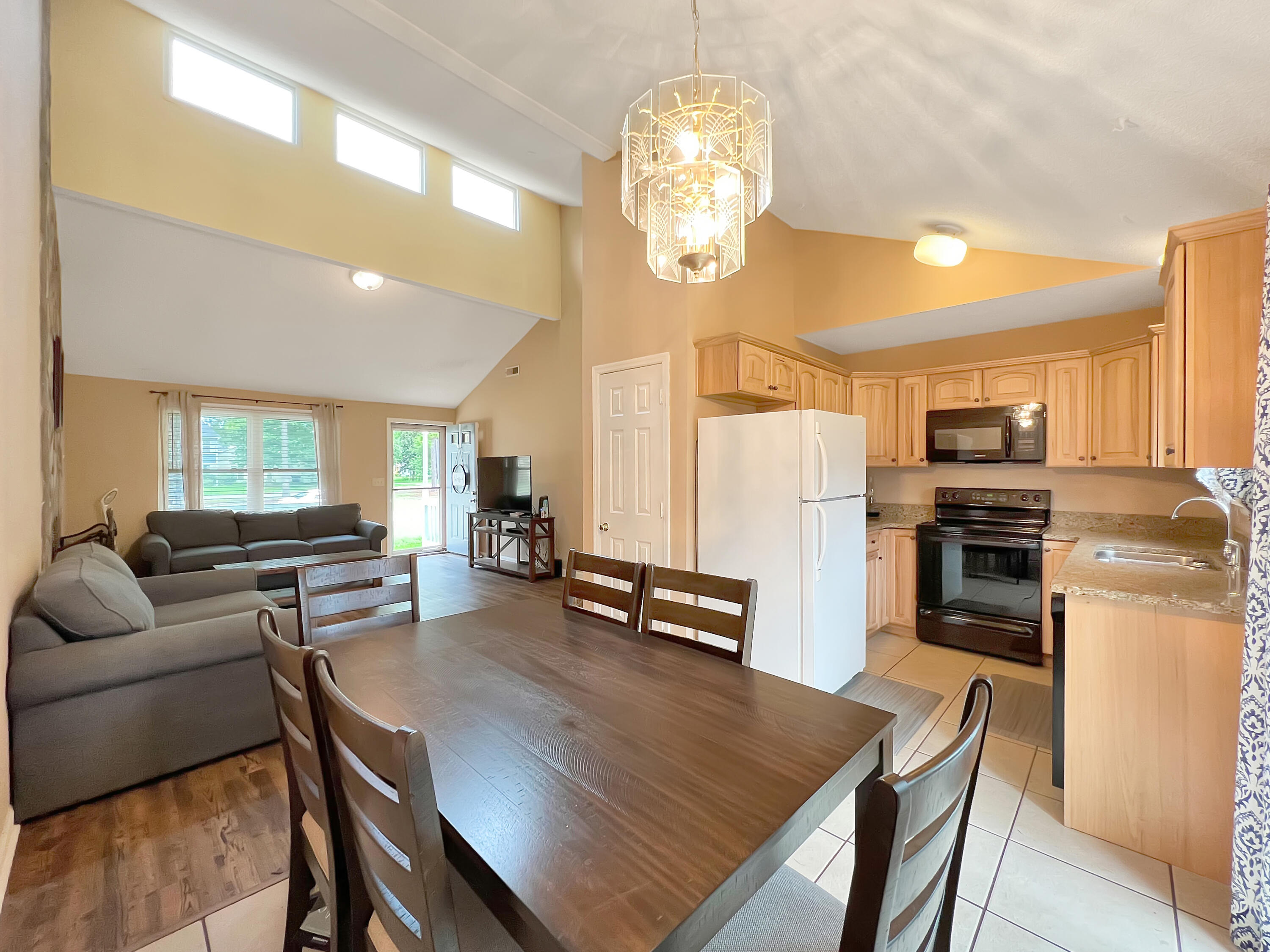 107 Broken Trail Summerville, SC 29486 - Photo 6 of 17 EF992873-E314-4CDD-8B89-1BB8963FD8BB