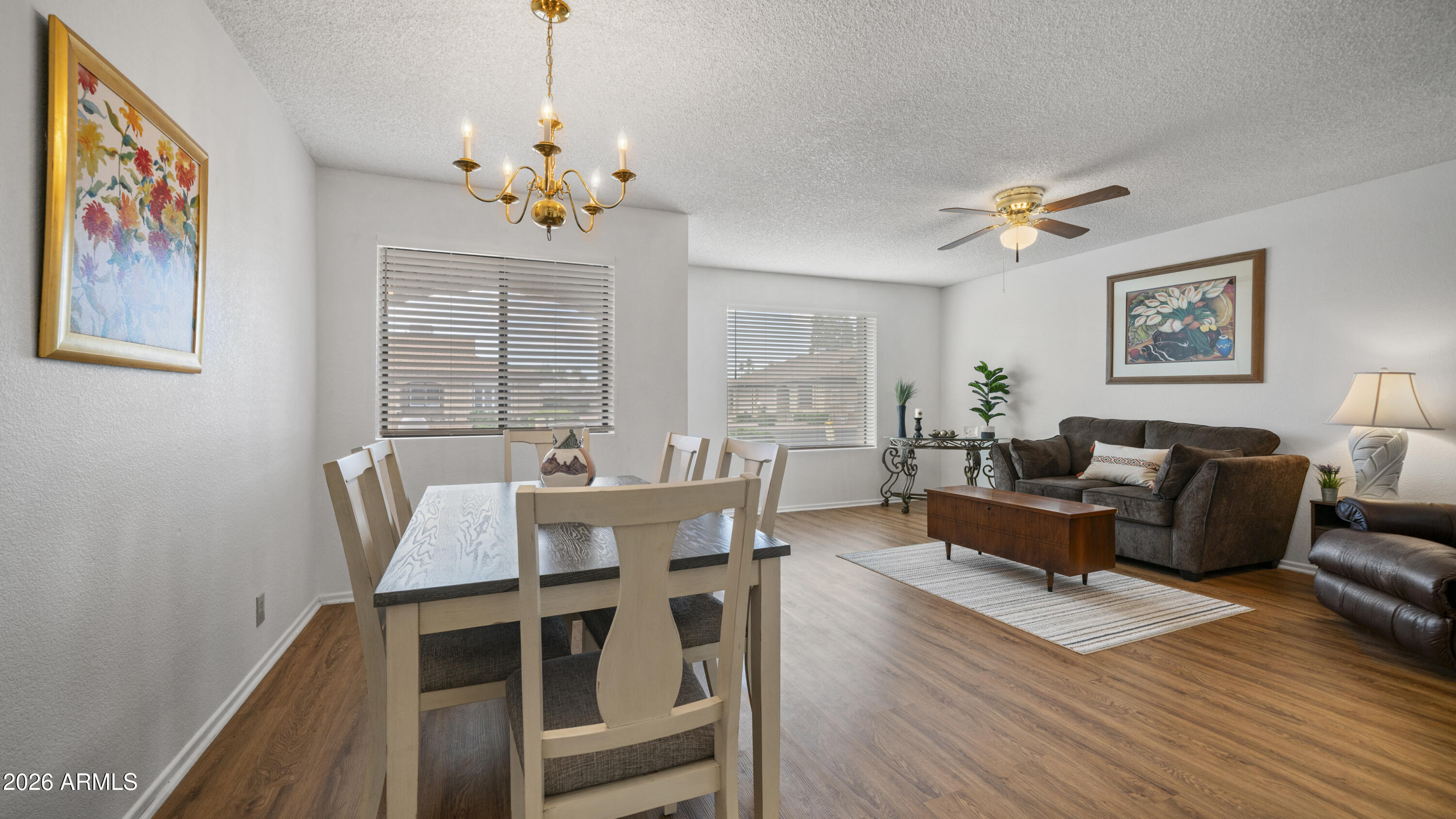 520 South Greenfield Road, Unit 22 Mesa, AZ 85206 - Photo 7 of 36 Living Room/Dining Area