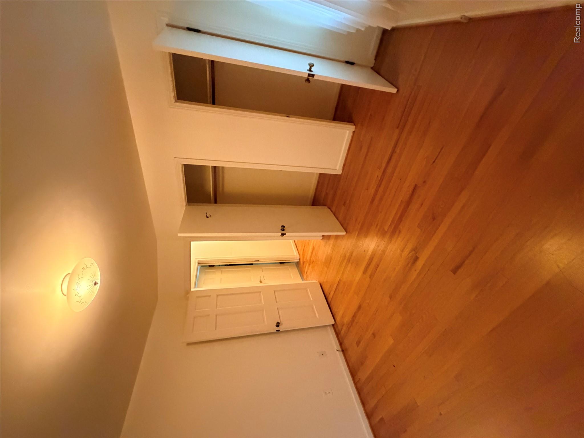 65 Hampton Road Grosse Pointe, MI 48236 - Photo 8 of 21 IMG_3943.jpeg