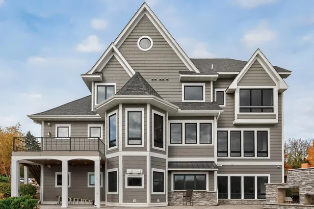 $2,700,000 | 525 Smithtown Court, Excelsior, MN 55331