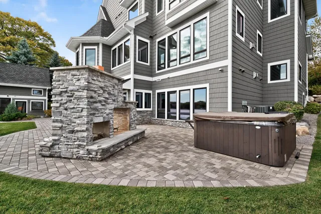 $2,700,000 | 525 Smithtown Court, Excelsior, MN 55331