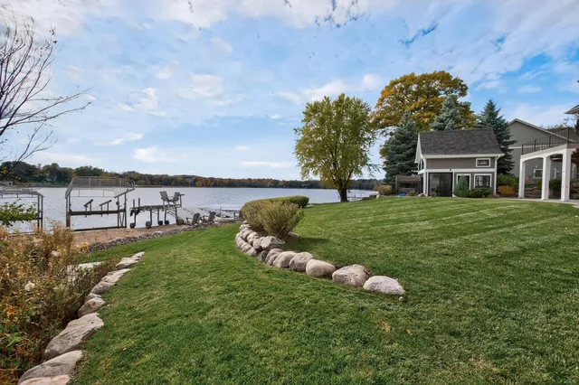 $2,700,000 | 525 Smithtown Court, Excelsior, MN 55331
