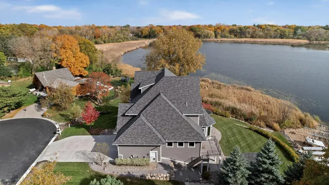 $2,700,000 | 525 Smithtown Court, Excelsior, MN 55331