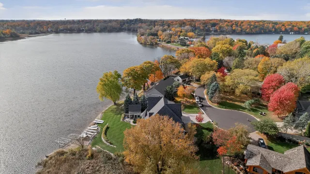 $2,700,000 | 525 Smithtown Court, Excelsior, MN 55331