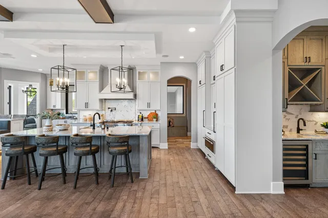 $2,700,000 | 525 Smithtown Court, Excelsior, MN 55331