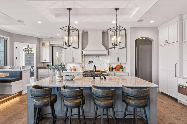 $2,700,000 | 525 Smithtown Court, Excelsior, MN 55331