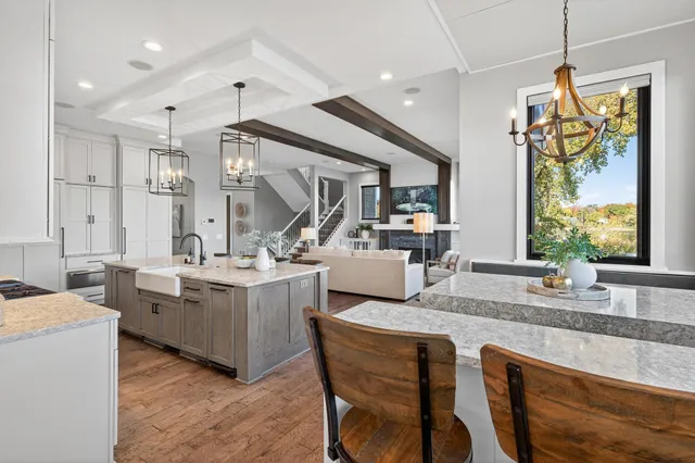 $2,700,000 | 525 Smithtown Court, Excelsior, MN 55331