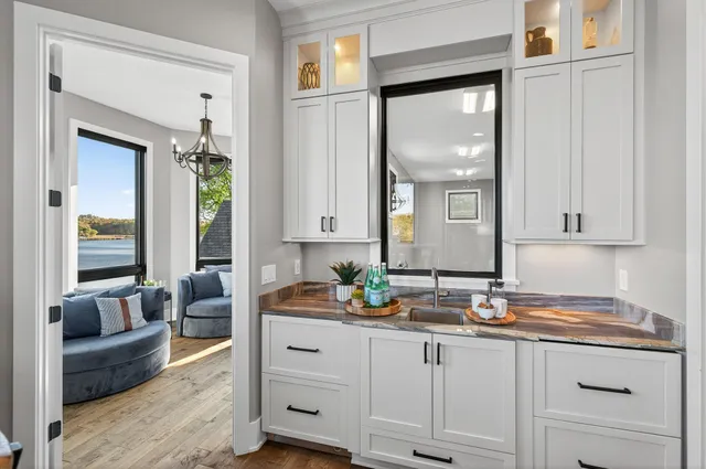 $2,700,000 | 525 Smithtown Court, Excelsior, MN 55331