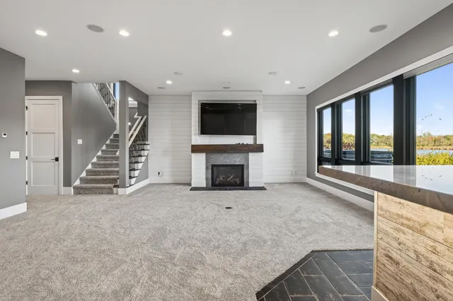 $2,700,000 | 525 Smithtown Court, Excelsior, MN 55331