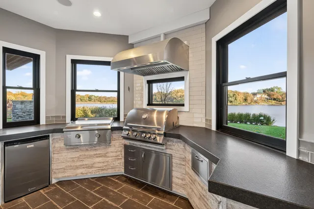 $2,700,000 | 525 Smithtown Court, Excelsior, MN 55331