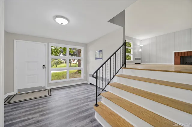 $529,900 | 31 Old Farms Road, Poughkeepsie, NY 12603