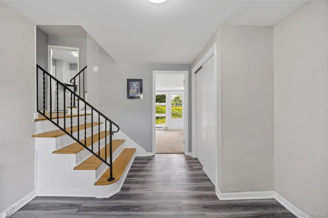 $529,900 | 31 Old Farms Road, Poughkeepsie, NY 12603