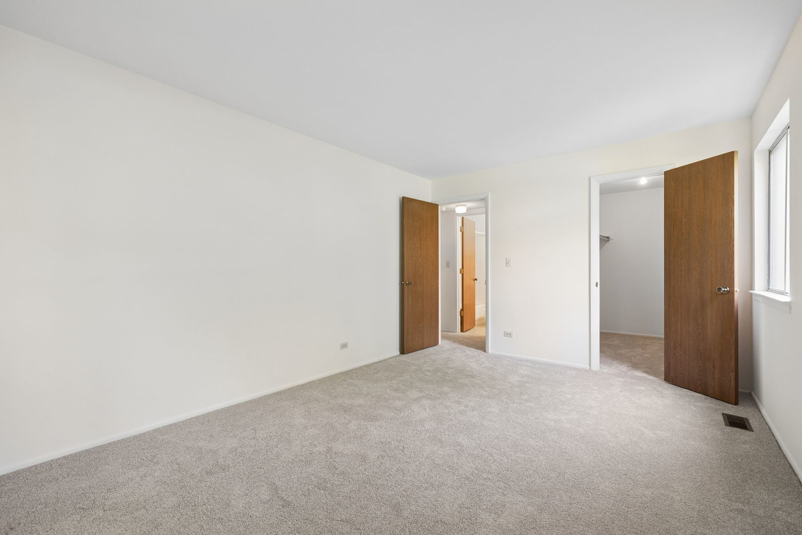 1575 Stonehill Court, Unit A Wheaton, IL 60189 - Photo 12 of 27