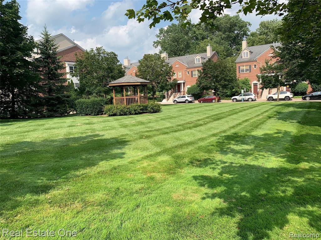16918 Farmington Road Livonia, MI 48154 - Photo 3 of 21
