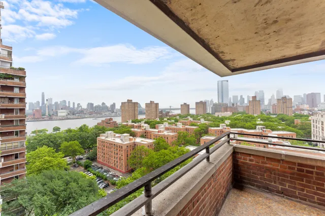 $1,085,000 | 573 Grand Street, Unit 1406 | Lower East Side