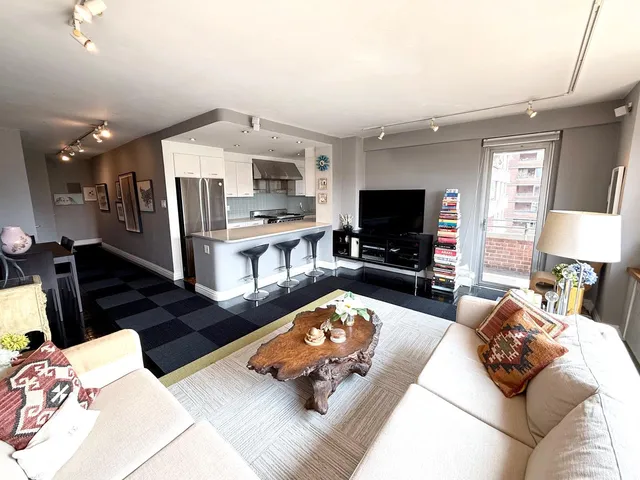 $1,085,000 | 573 Grand Street, Unit 1406 | Lower East Side