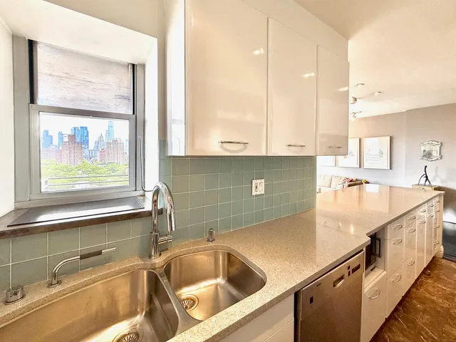 $1,085,000 | 573 Grand Street, Unit 1406 | Lower East Side