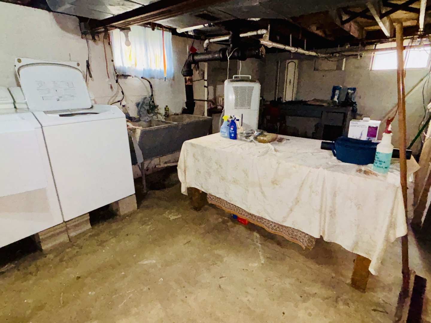 1001 Marcy Street Ottawa, IL 61350 - Photo 17 of 18 a bed room with a bed and a machine