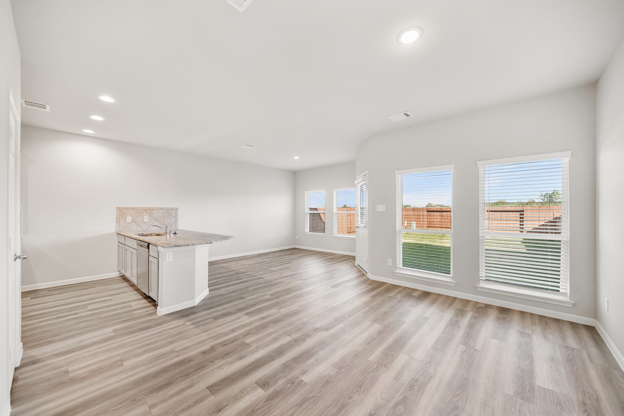 13330 Bald Eagle Way Houston, TX 77048 - Photo 2 of 12 THE SMITH LAYOUT