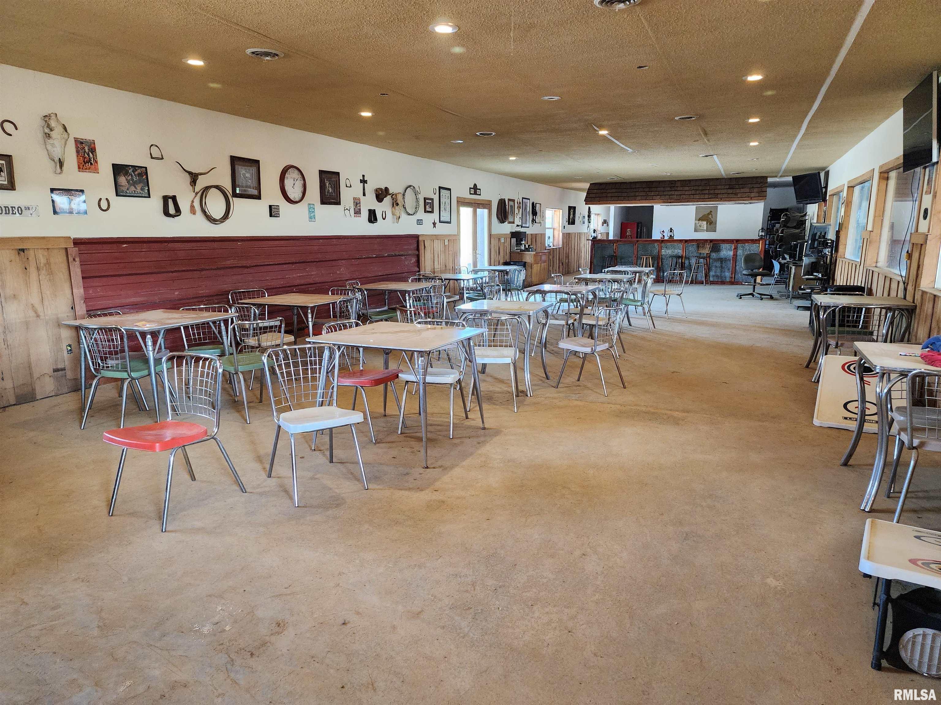 1230 Highway 45 Vienna, IL 62995 - Photo 32 of 73