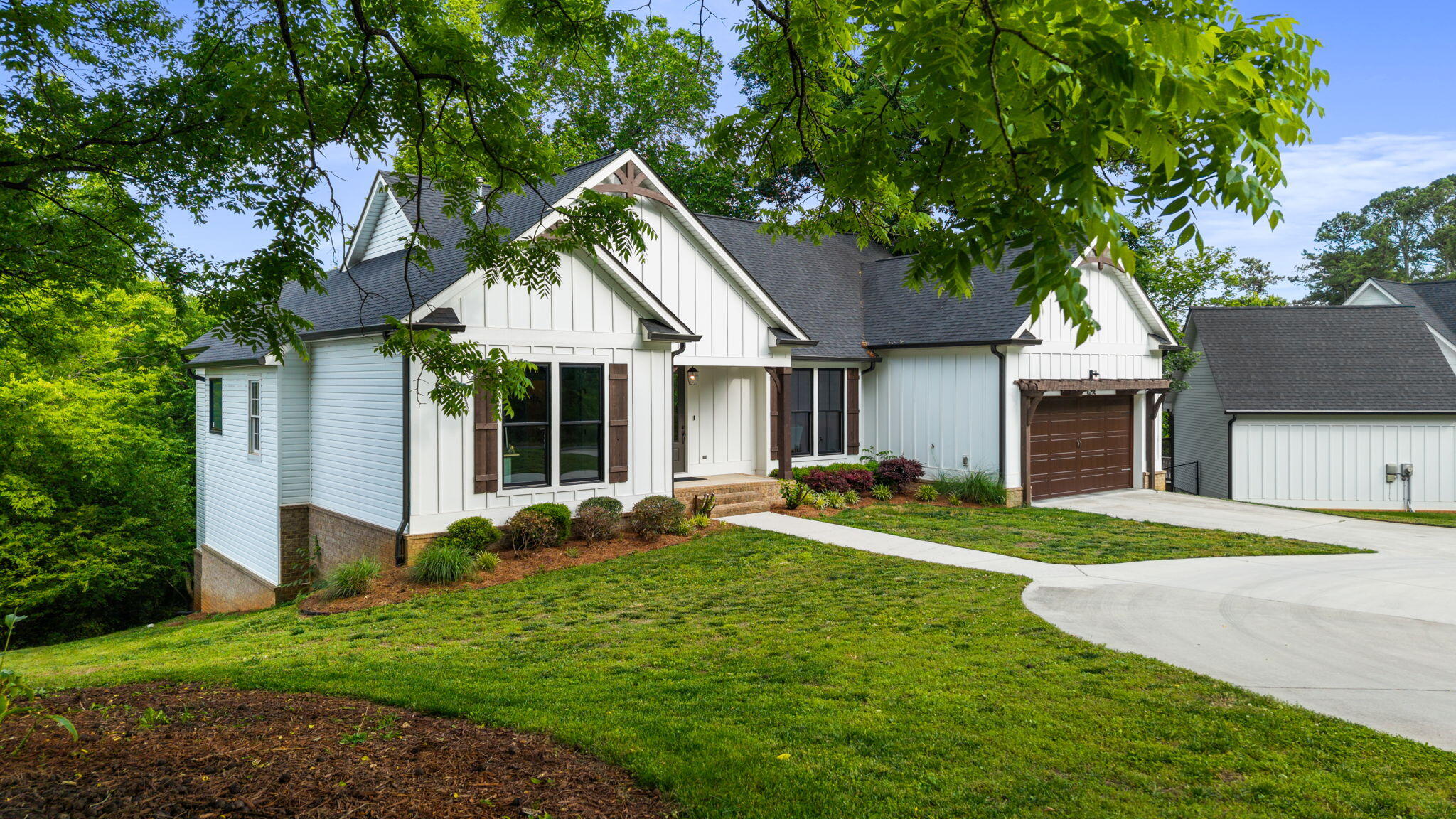 6296 Fairview Road Hixson, TN 37343 - Photo 3 of 59 Left Side view