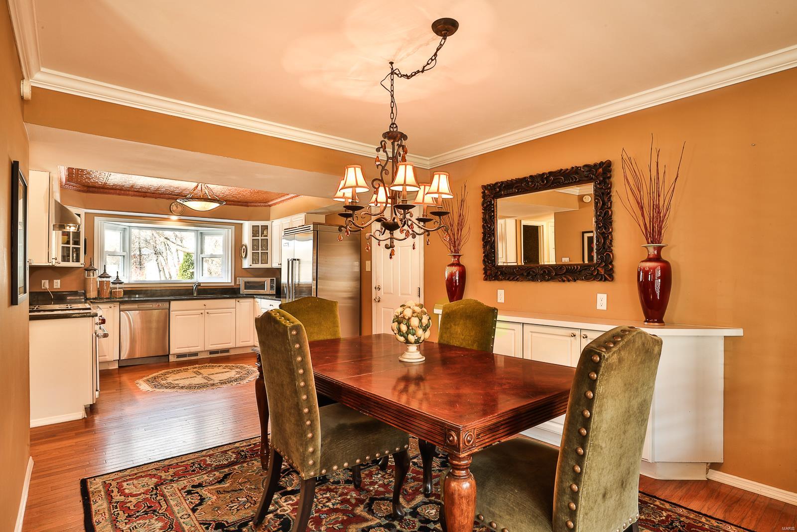 917 Ridge Tree Lane St. Louis, MO 63131 - Photo 8 of 31 Gallery Image 8