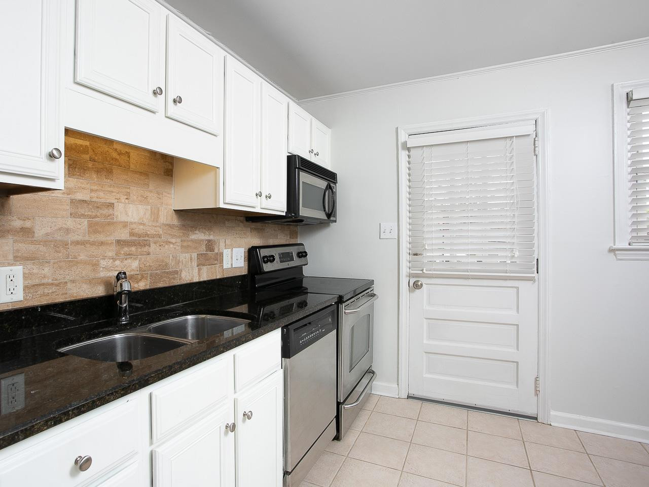 2212 Brewer Street Raleigh, NC 27608 - Photo 11 of 27 Photo 11