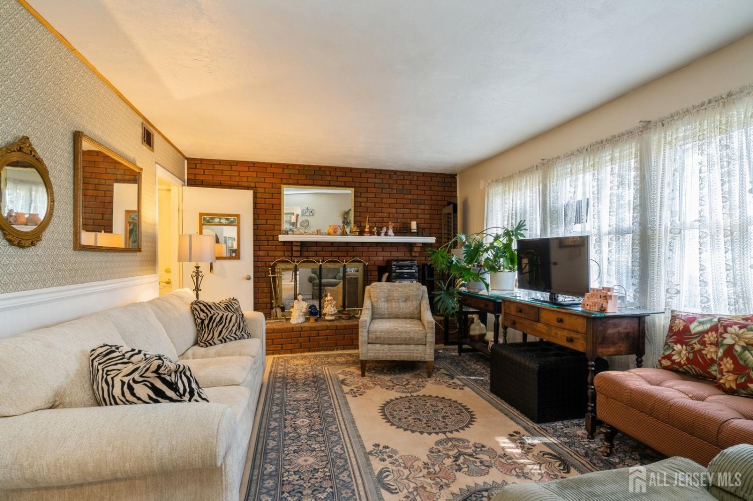 201 Schanck Road Freehold, NJ 07728 - Photo 13 of 25 Gallery Image 13