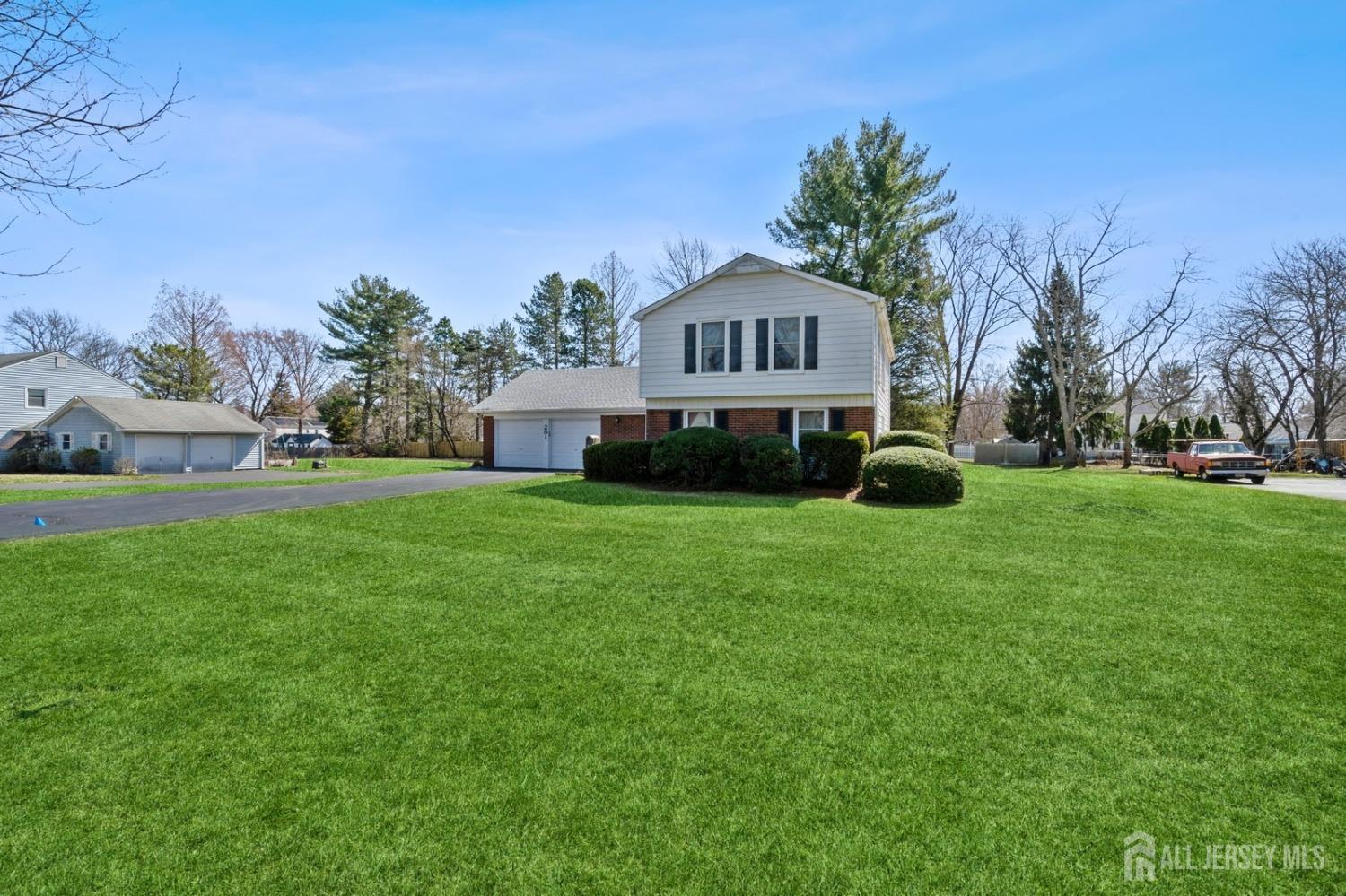 201 Schanck Road Freehold, NJ 07728 - Photo 2 of 25 Gallery Image 2