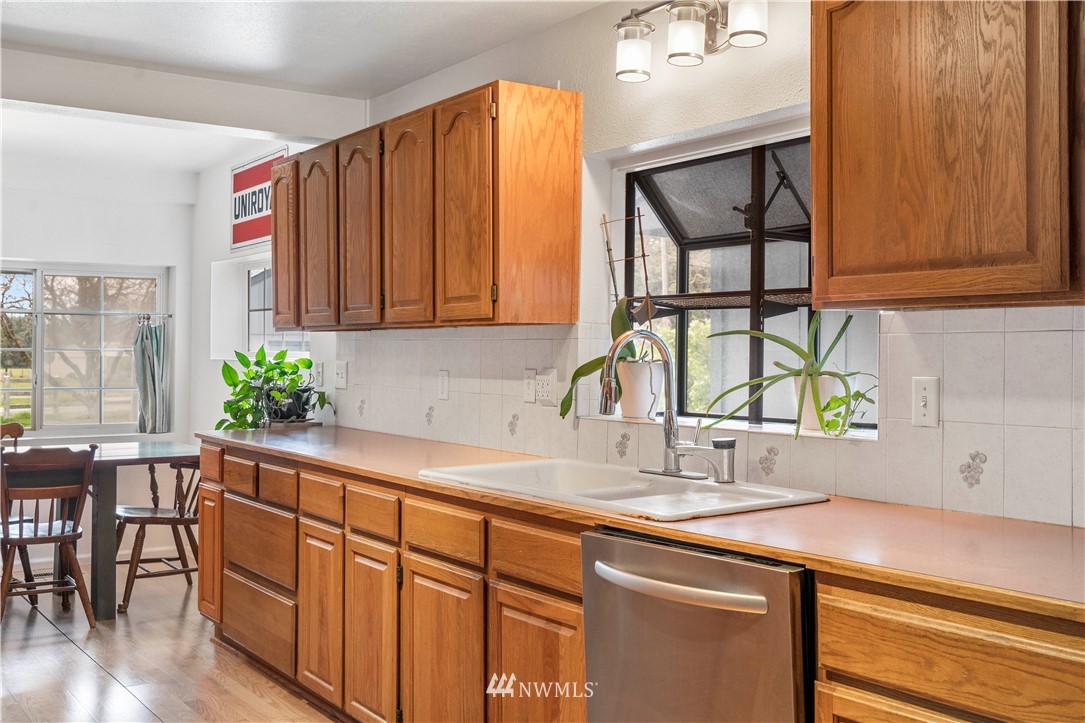 13031 Military Road Southeast Rainier, WA 98576 - Photo 11 of 22 Gallery Image 11