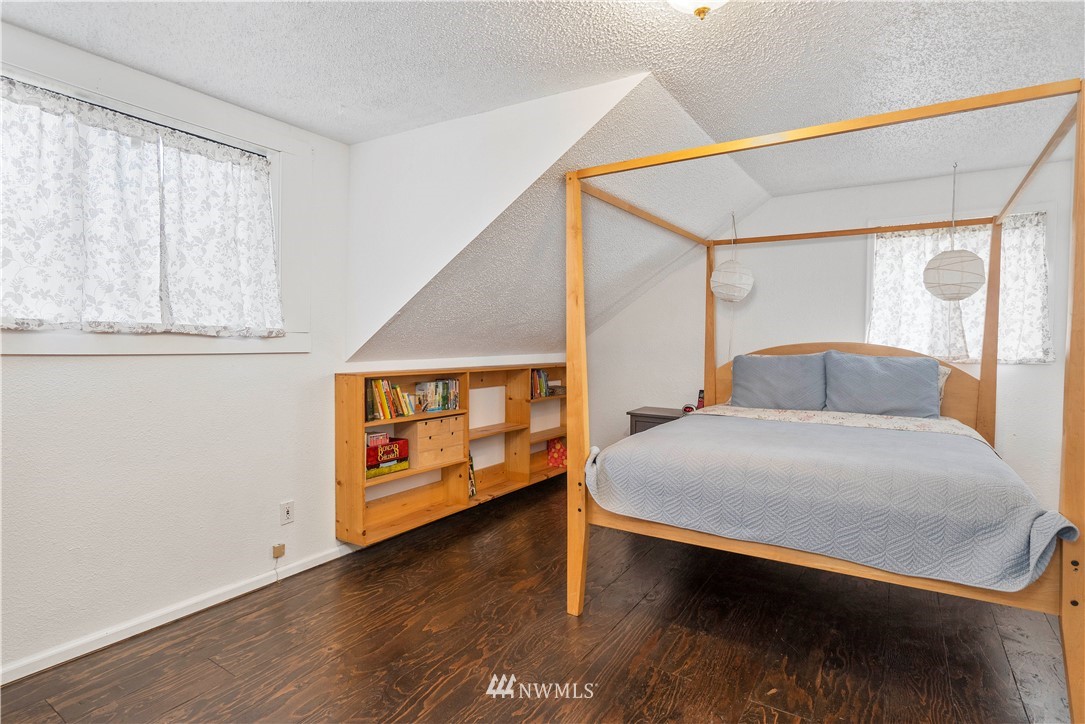 13031 Military Road Southeast Rainier, WA 98576 - Photo 14 of 22 Gallery Image 14